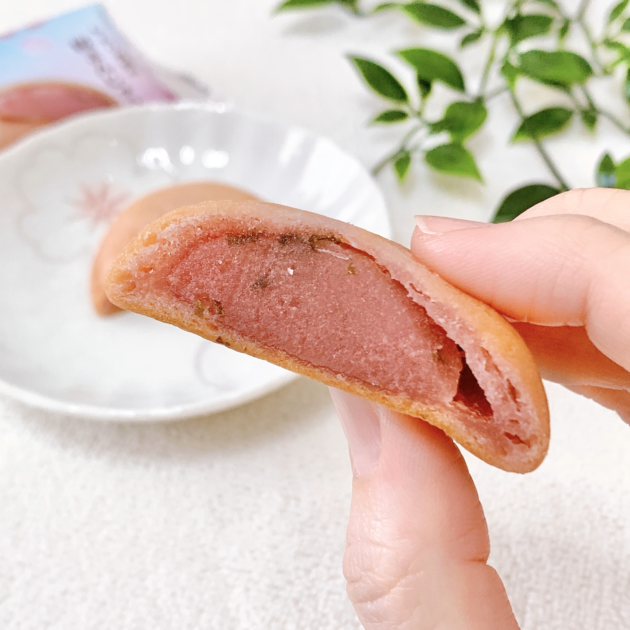 FamilyMart(ファミリーマート)のおすすめのお菓子「もっちり食感の桜まんじゅう」