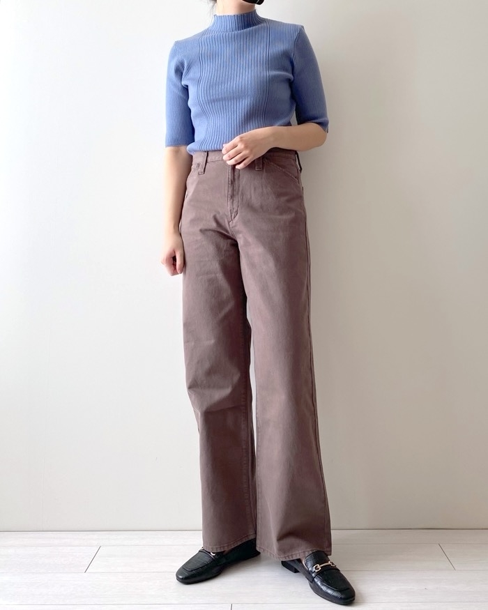 ユニクロのおすすめカラージーンズ「ハイウエストストレートカラージーンズ」