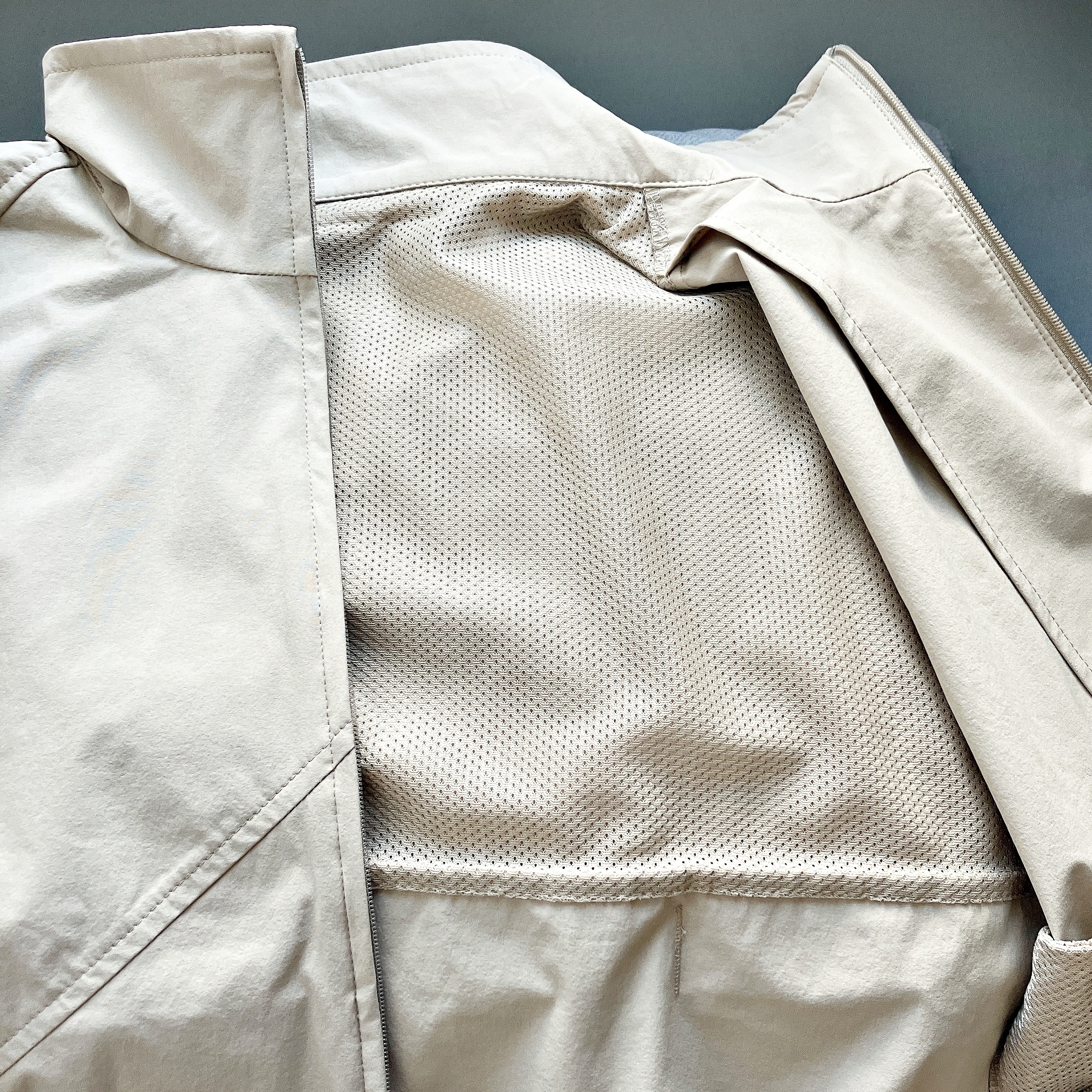 GU（ジーユー）のおすすめジャケット「UVカットマルチテックジャケットGA+E」