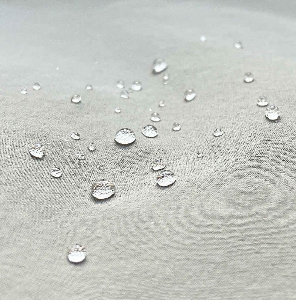 GU（ジーユー）のおすすめジャケット「UVカットマルチテックジャケットGA+E」