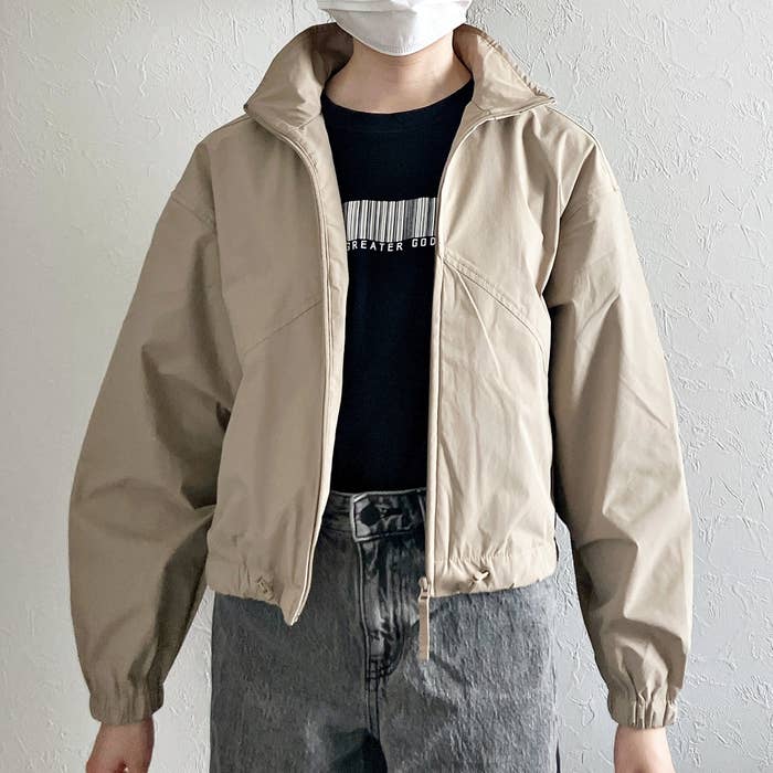 GU（ジーユー）のおすすめジャケット「UVカットマルチテックジャケットGA+E」