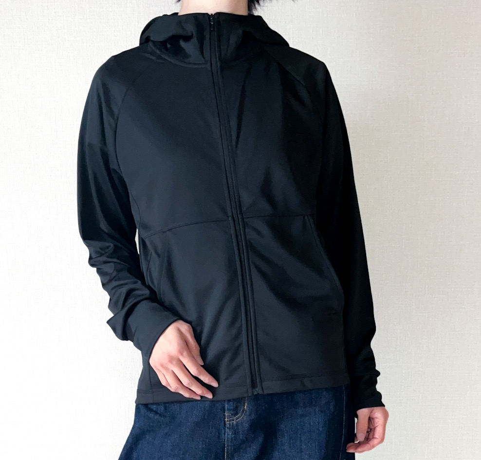 GU（ジーユー）のおすすめパーカー「UVカットフルジップパーカ（長袖）」