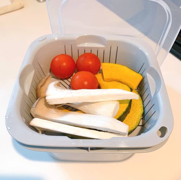 ニトリの便利キッチングッズ「下ごしらえに便利な抗菌ザルバットセット(グレー)」