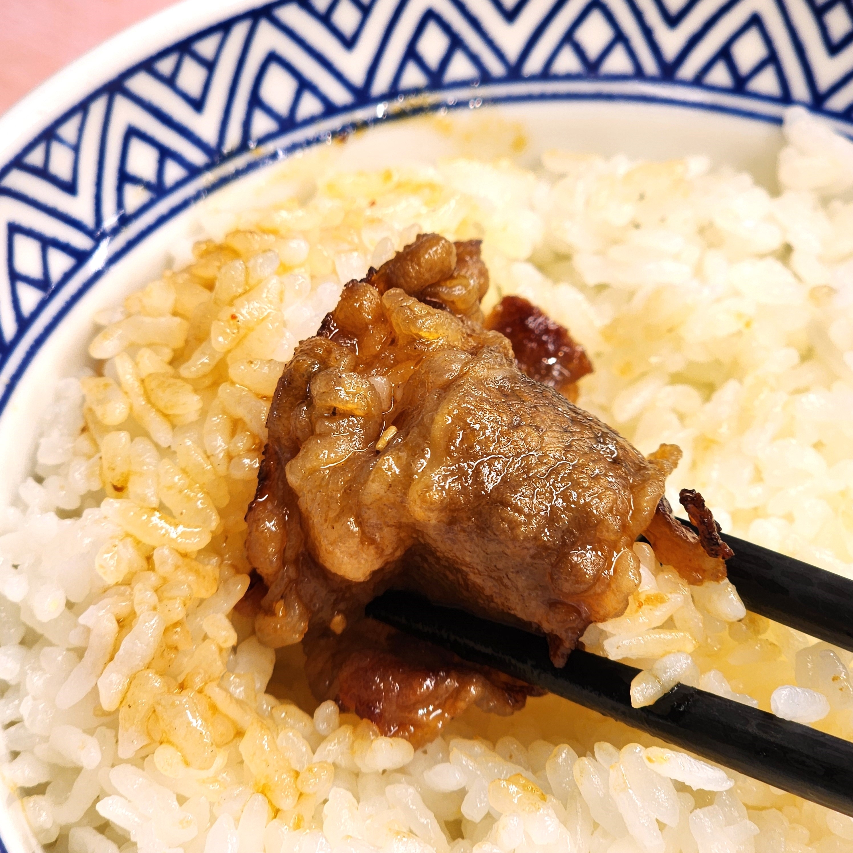 吉野家のおすすめフード「鉄板牛カルビ定食」