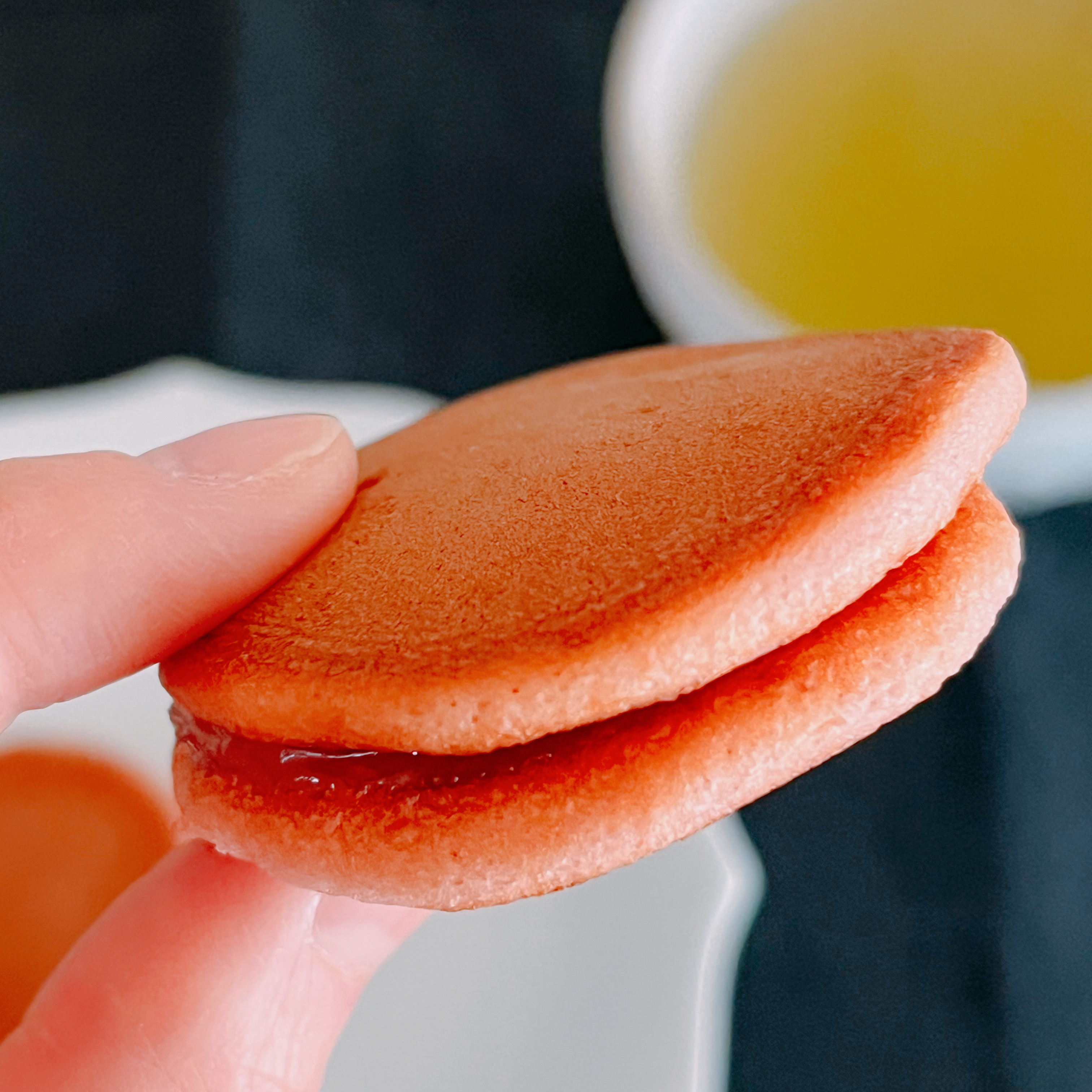 LAWSON（ローソン）のオススメスイーツ「しっとりさくらミルクどら焼き」