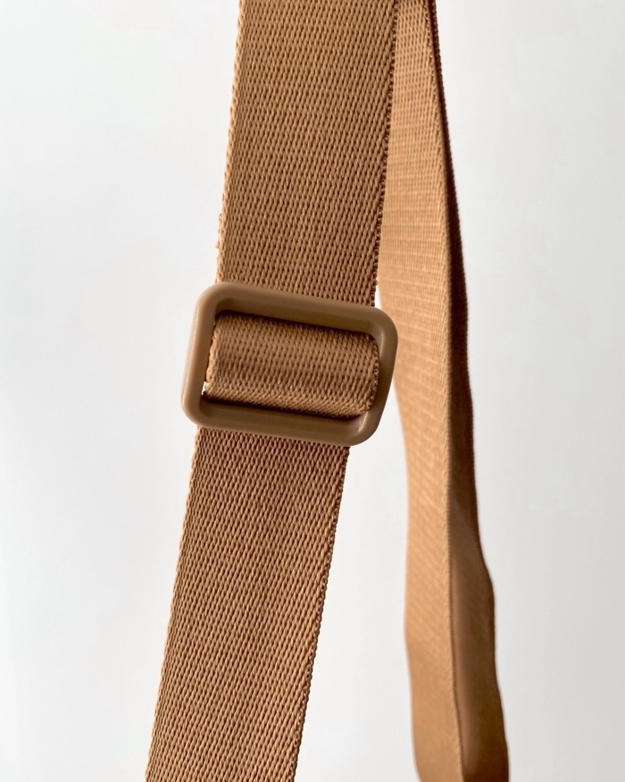 ユニクロのおすすめファッションアイテム「ラウンドミニクロシェバッグ」