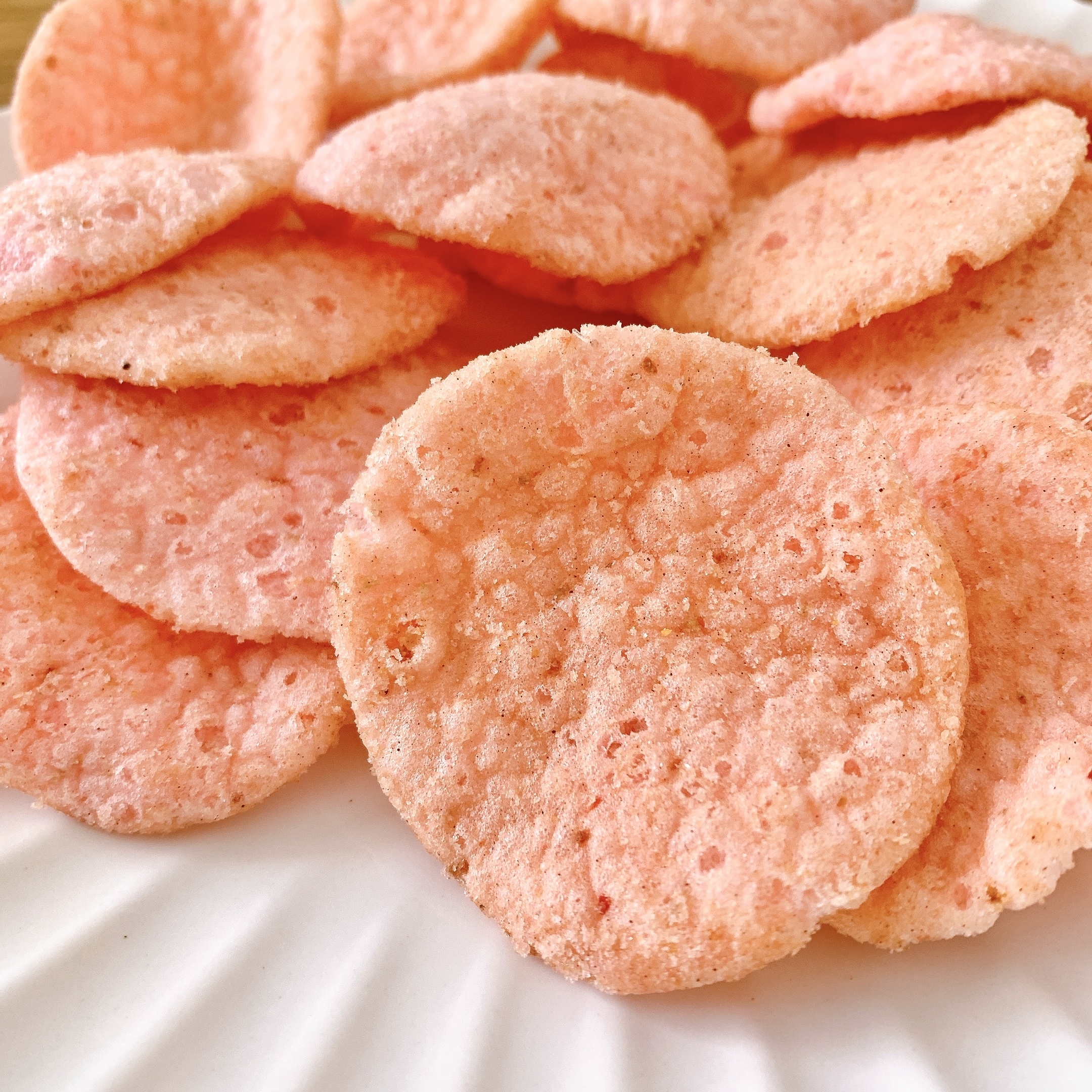 FamilyMart（ファミリーマート）のおすすめのお菓子「追い掛けマシマシ紅ショウガせんべい」