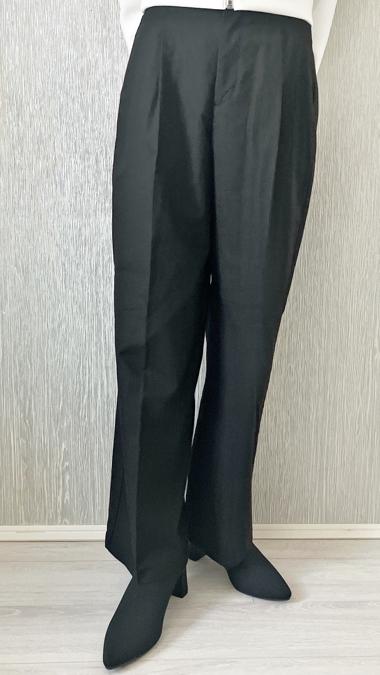 GU(ジーユー)のおすすめボトムス「リネンブレンドタックワイドパンツ(丈標準70.0~74.0cm)」