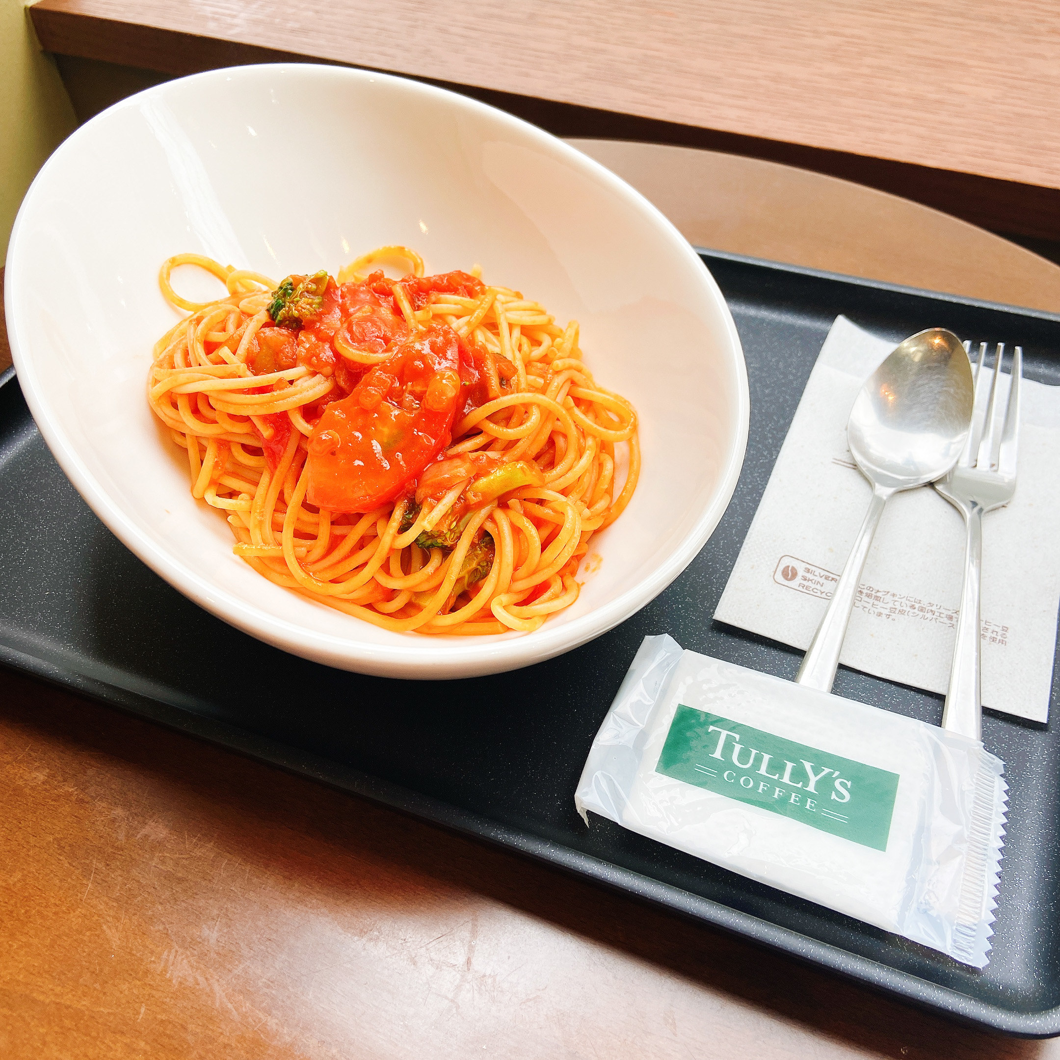 Tully's Coffee(タリーズコーヒー)の「フレッシュトマトとベーコンのパスタ」