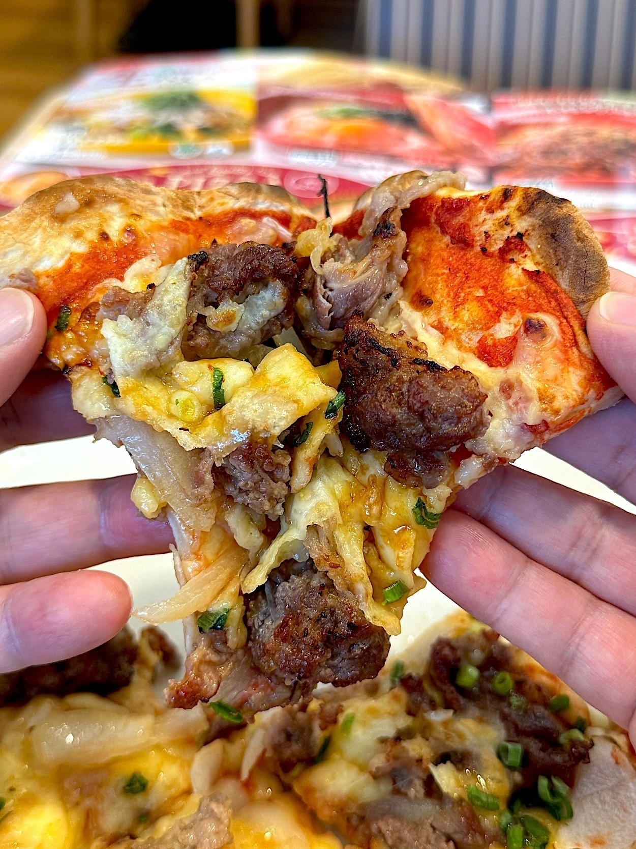 ガストのおすすめメニュー「牛すき焼きピザ~トマトベース~」