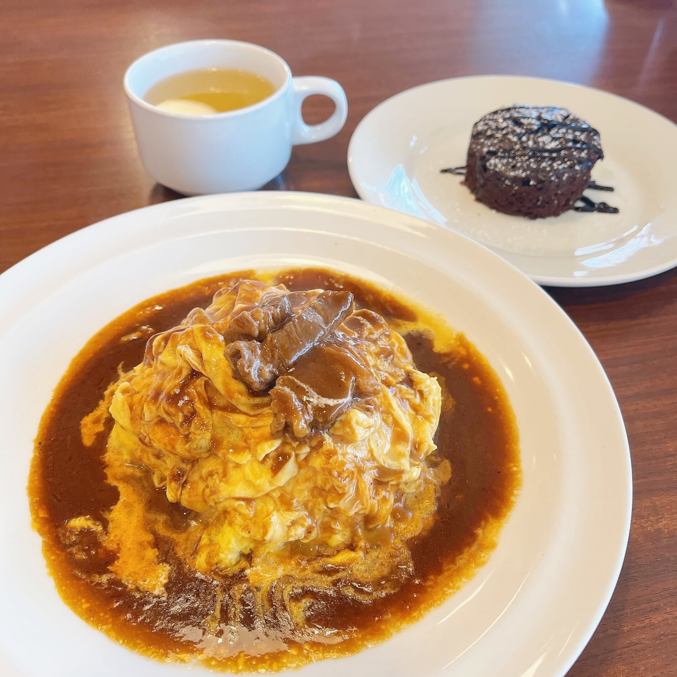 ガストのおすすめメニュー「セレクトランチ オムライスビーフシチューソース」