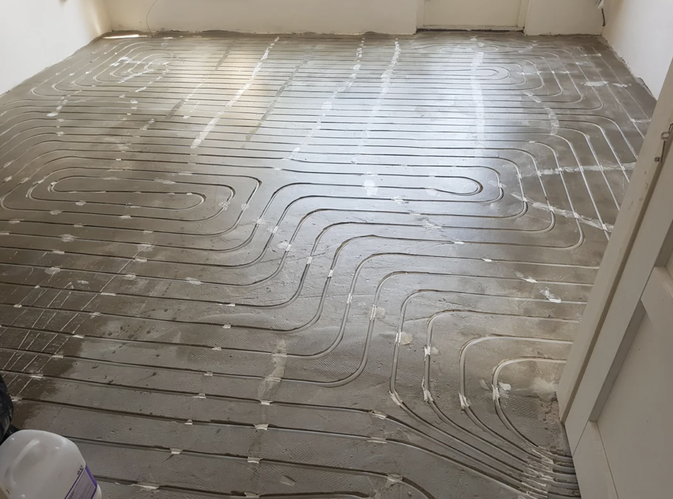 A floor with heating coils