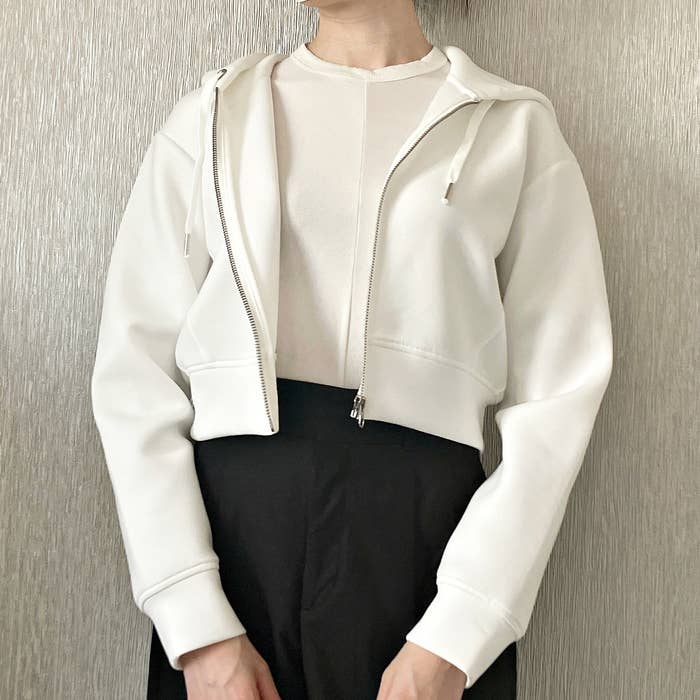 GU（ジーユー）のおすすめパーカー「ダブルフェイスフルジップパーカ（長袖）Q+E」