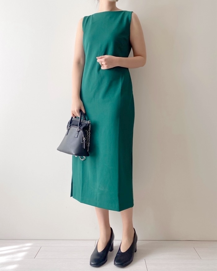 ユニクロのおすすめアイテム「クレープジャージーワンピース（ノースリーブ）」