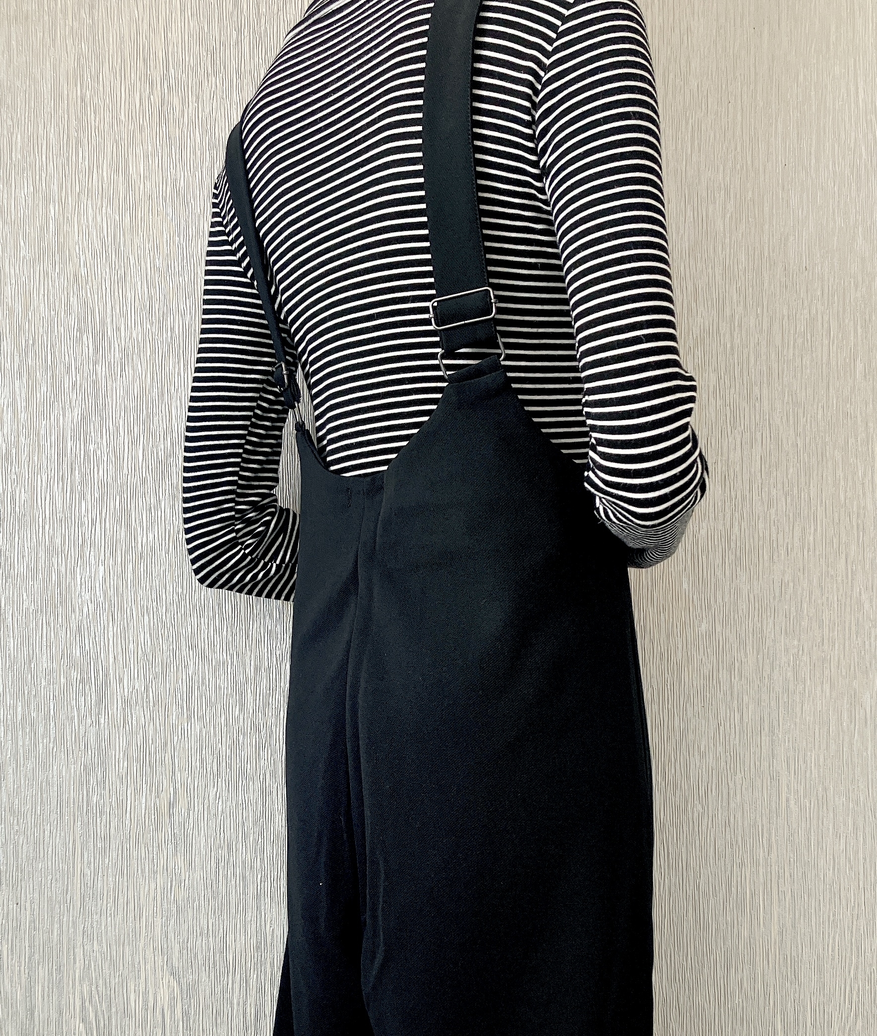 GU(ジーユー)のおすすめサロペット「カットソーサロペットパンツ」