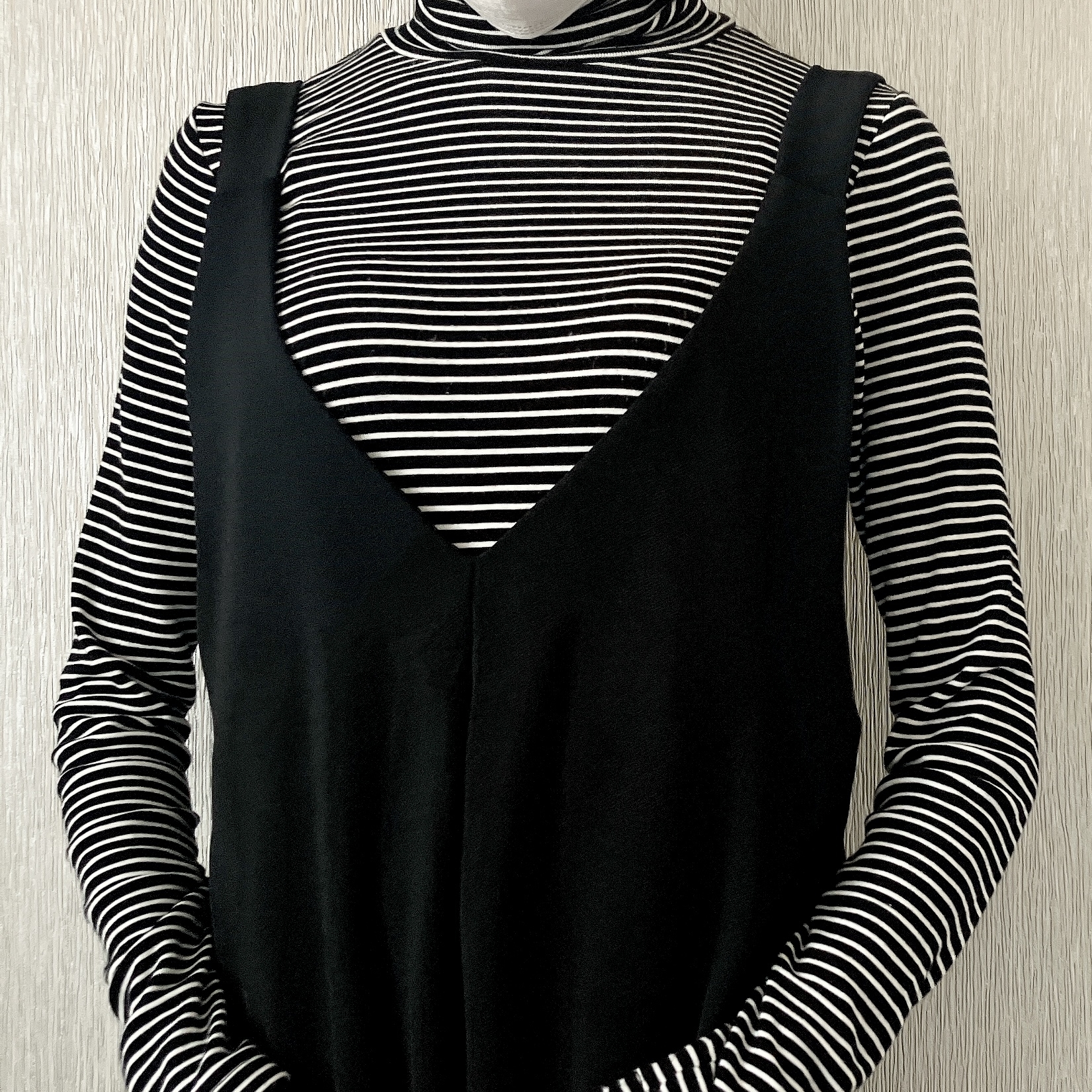 GU(ジーユー)のおすすめサロペット「カットソーサロペットパンツ」