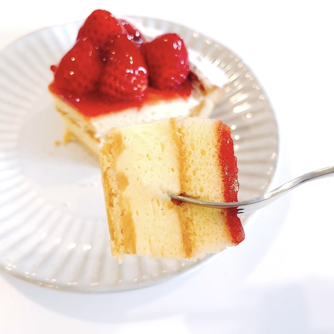 コージーコーナーのおすすめケーキ「紅ほっぺ苺のタルト」