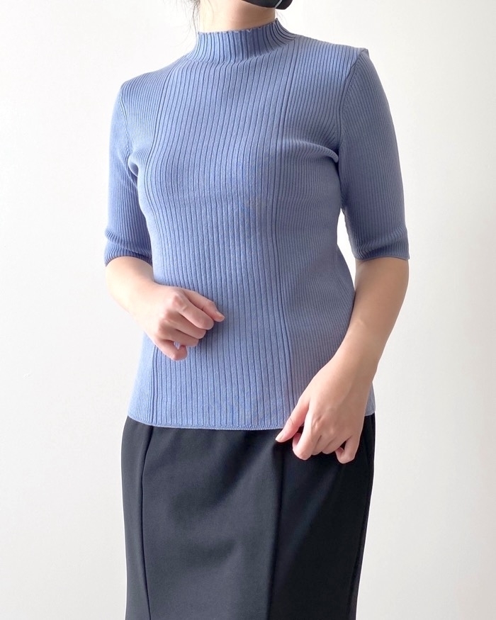 GU（ジーユー）のおすすめニット「リブミニハイネックセーター（5分袖）Z」