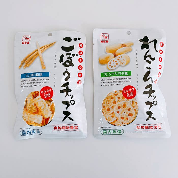 KALDI（カルディ）のおすすめスナック菓子「カモ井 素材そのままごぼうチップス」「カモ井 素材そのままれんこんチップス」