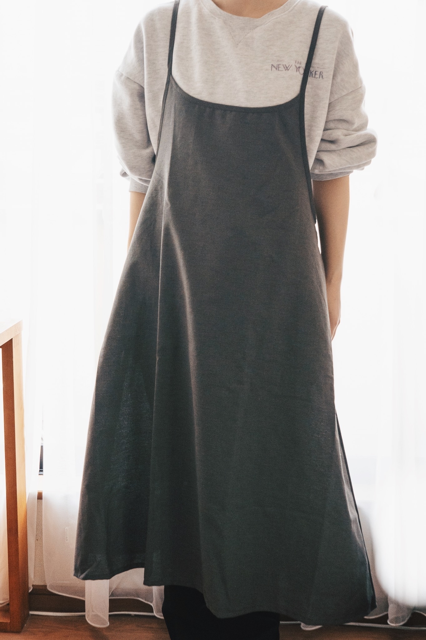 3COINS(スリーコインズ)の便利グッズ「被るだけキャミソールエプロン/KITINTO」