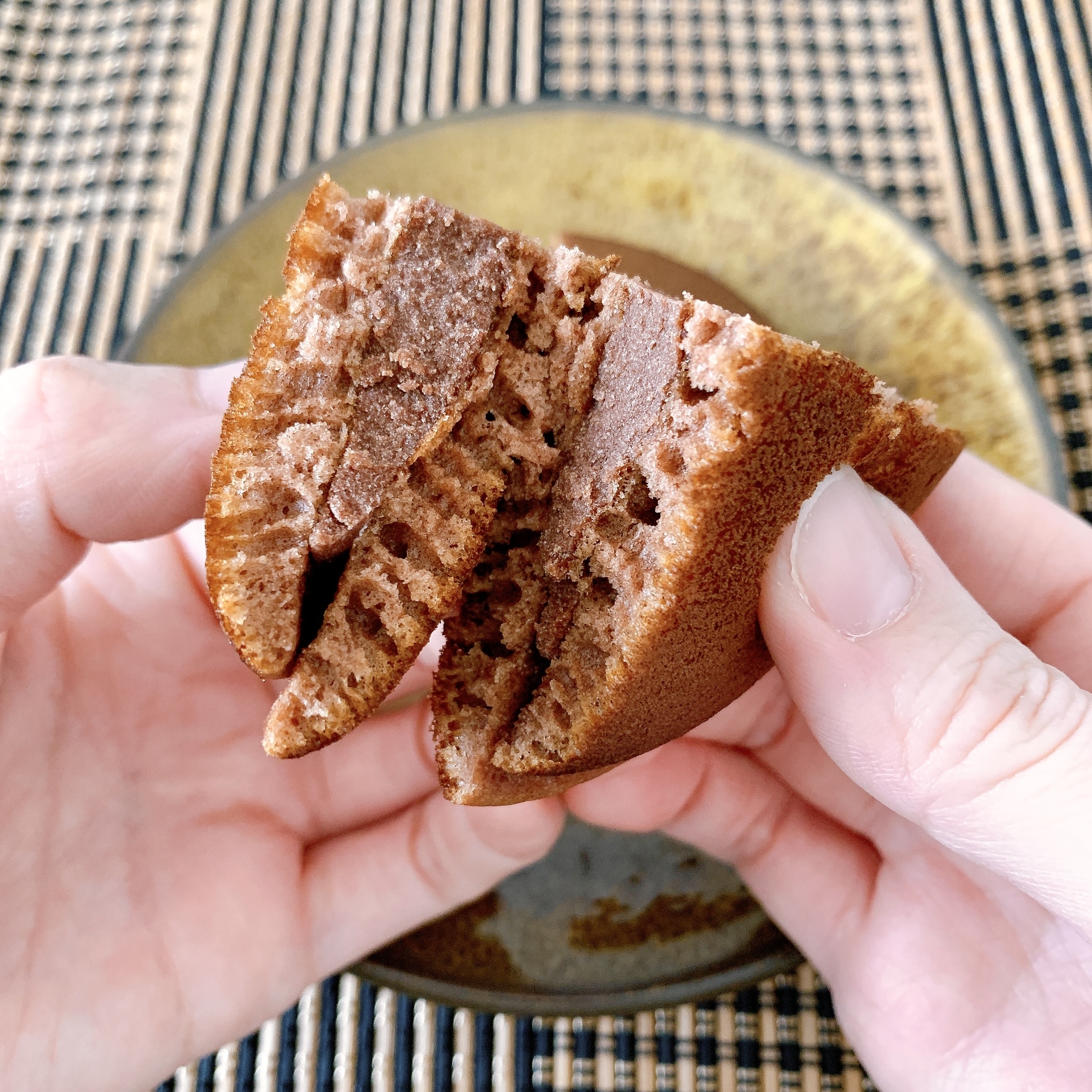 FamilyMart(ファミリーマート)のおすすめのおやつ「チョコどら焼き」