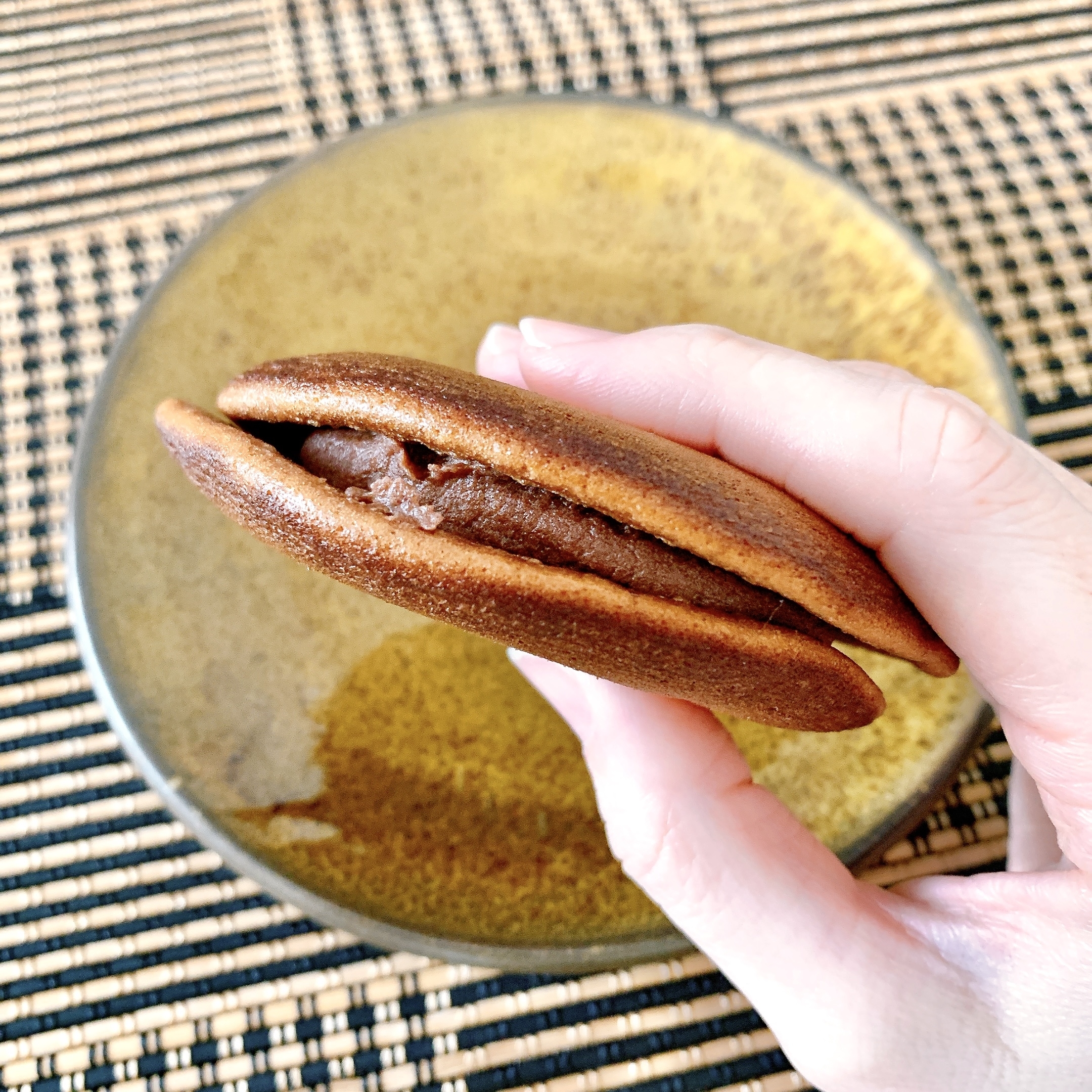 FamilyMart(ファミリーマート)のおすすめのおやつ「チョコどら焼き」