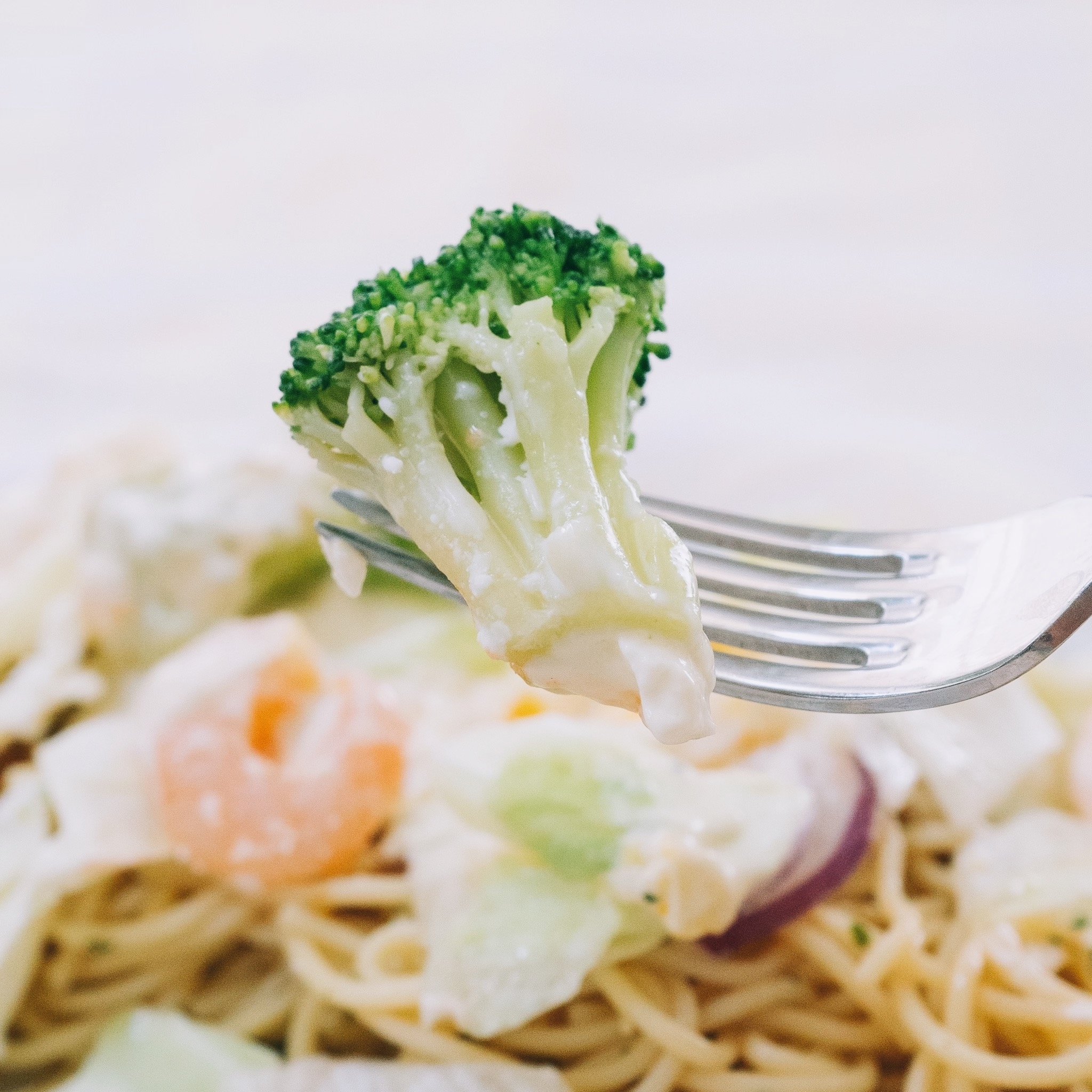 Family Mart(ファミリーマート)のおすすめグルメ「海老とブロッコリーのタルタルパスタサラダ」