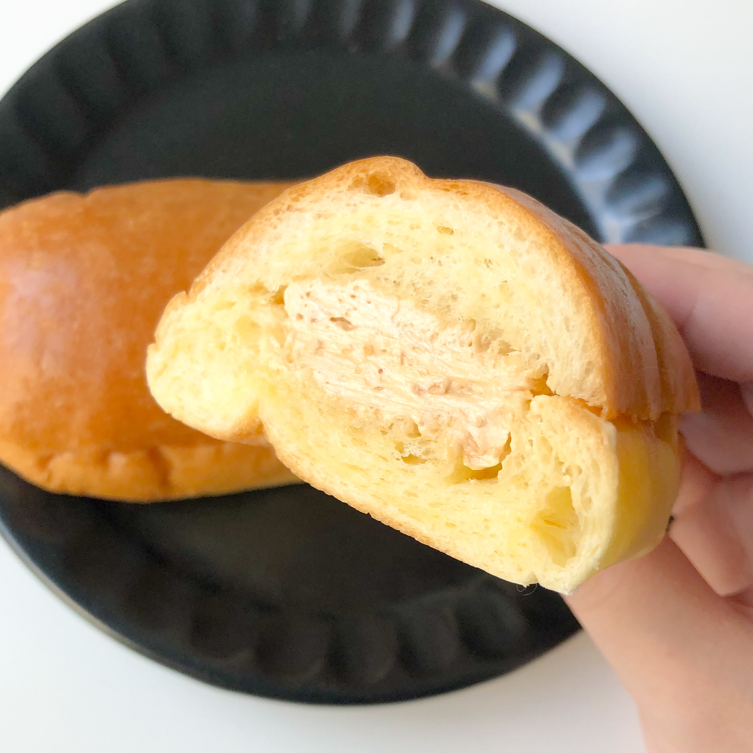 FamilyMart(ファミリーマート)のオススメのパン「生コッペパン(ダブルピーナッツ)」