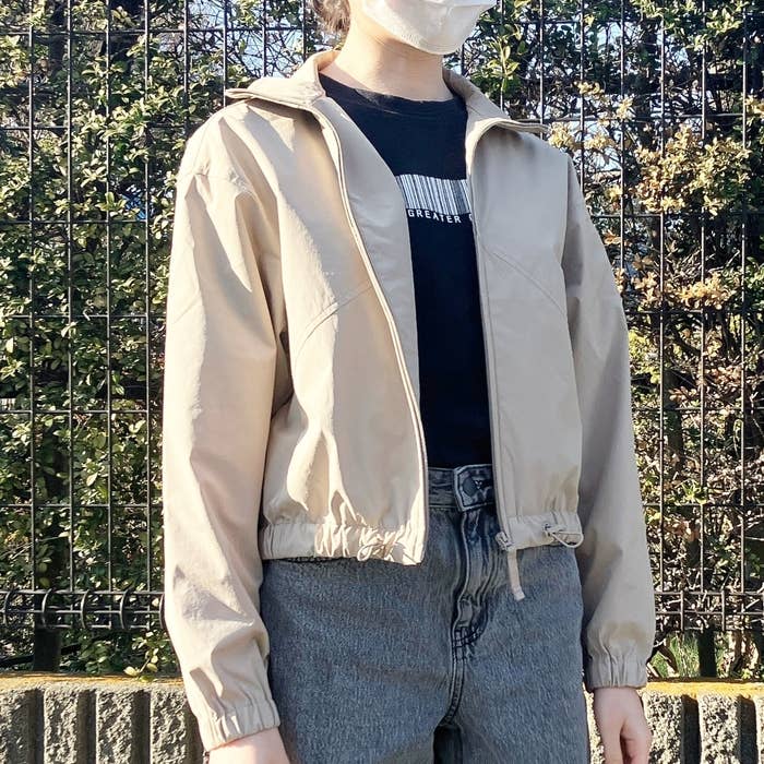 GU(ジーユー)のおすすめ春アウター「UVカットマルチテックジャケットGA+E」