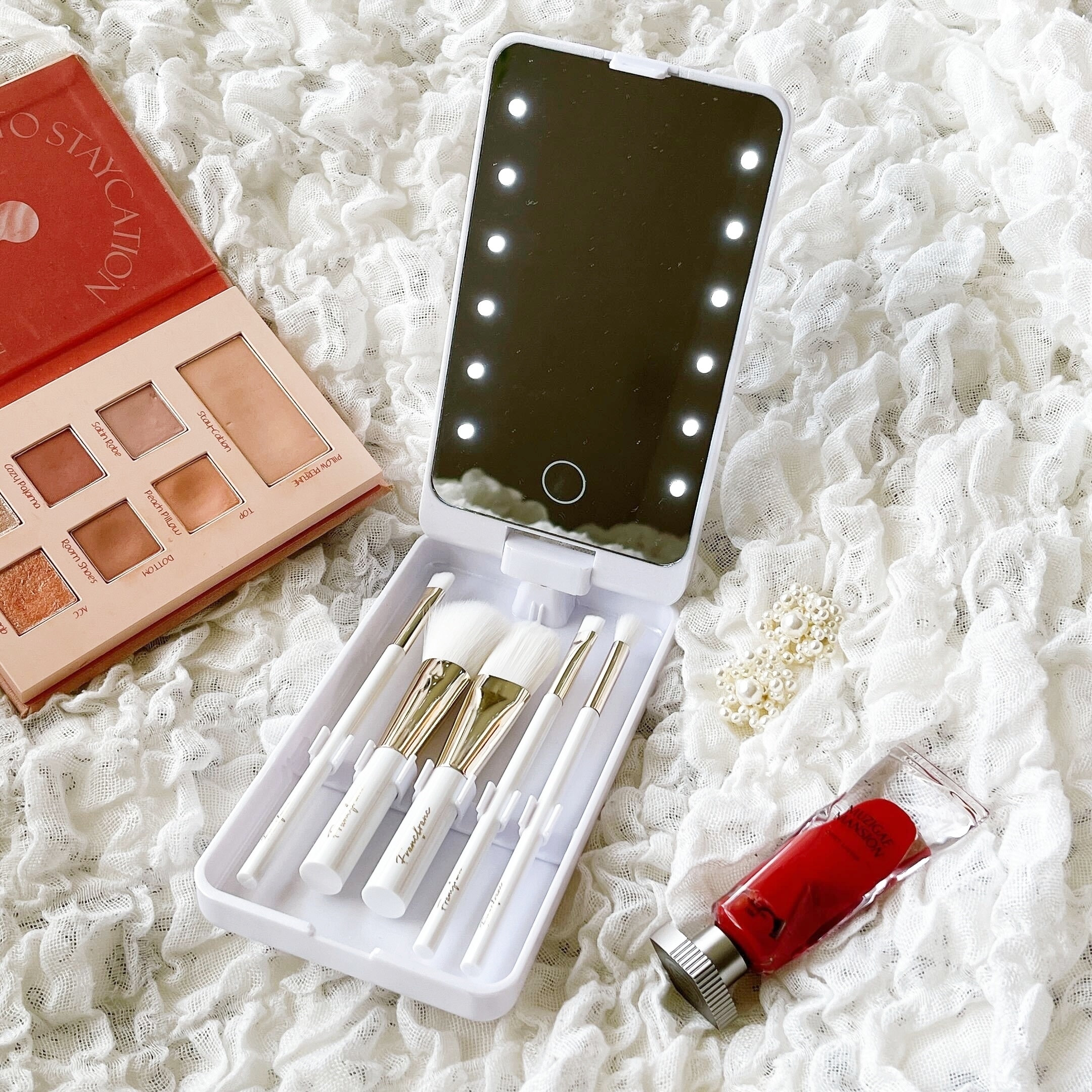 フランフランのオススメグッズ「ラミラLEDミラー メイクブラシセット ホワイト」