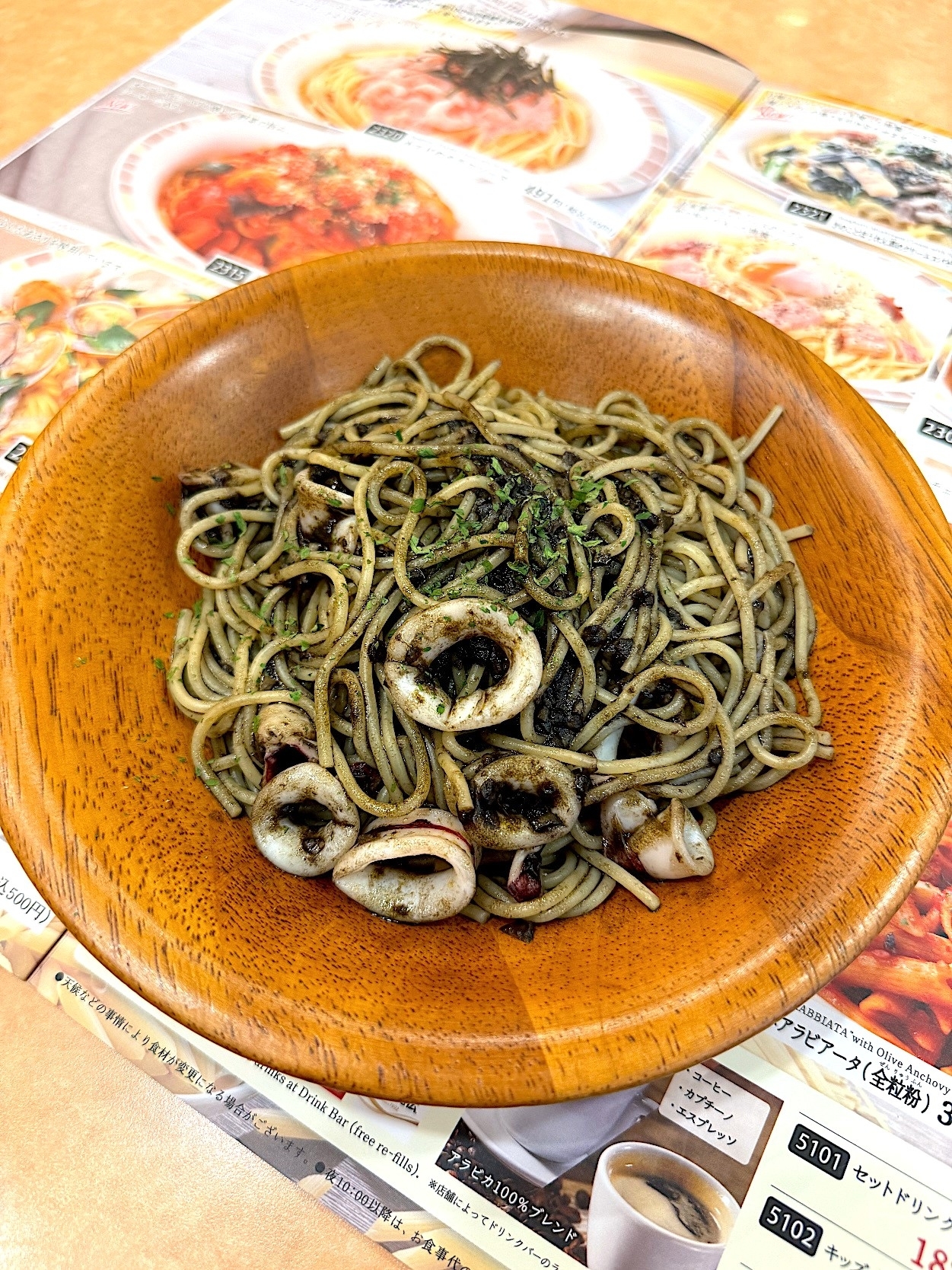 サイゼリヤのおすすめメニュー「イカの墨入りセピアソース」