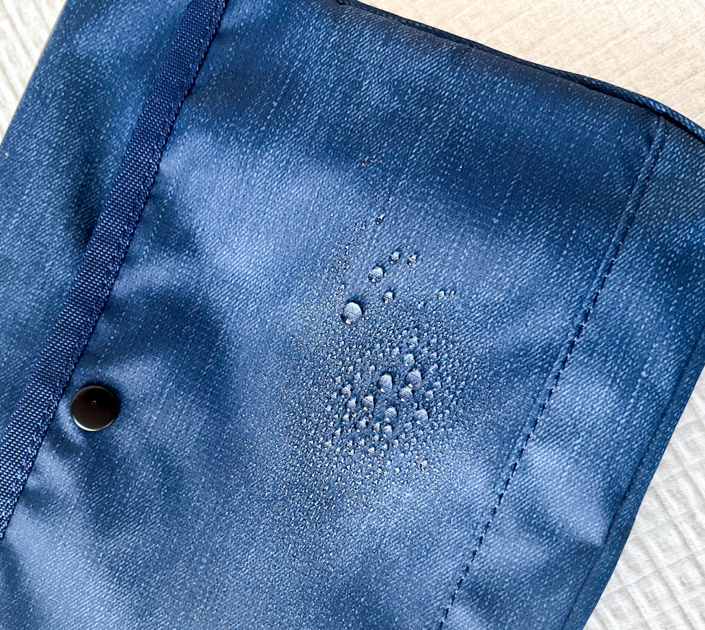 ワークマンのおすすめファッションアイテム「ジョイントスクエアサコッシュ」