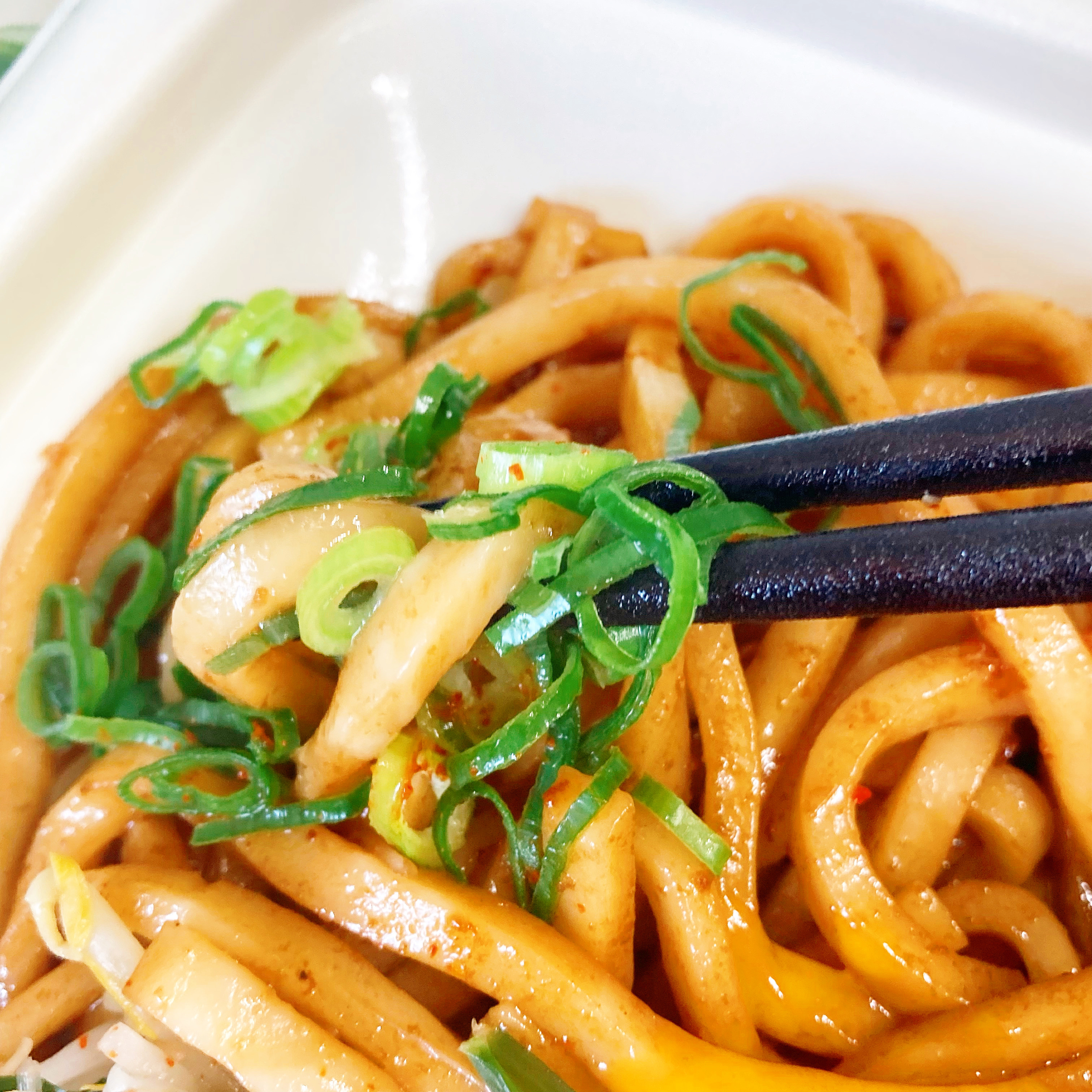 FamilyMart(ファミリーマート)の新商品「大盛 にんにく醤油焼うどん」