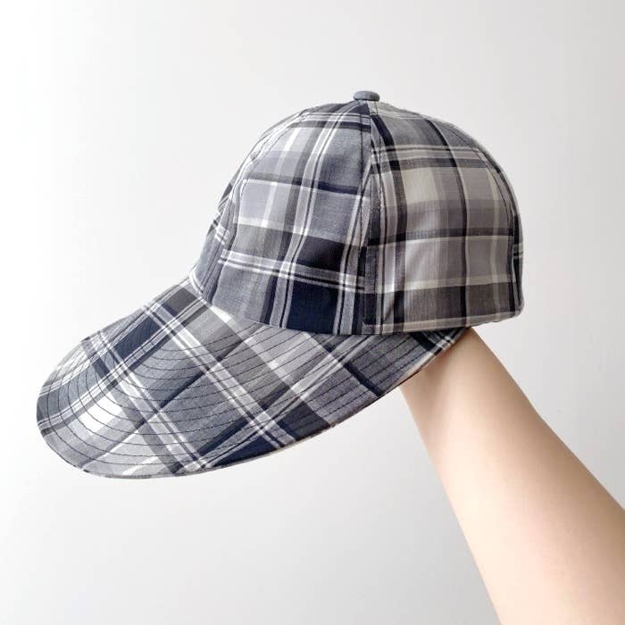 UNIQLO（ユニクロ）のおすすめキャップ「UVカットロングブリムキャップ」
