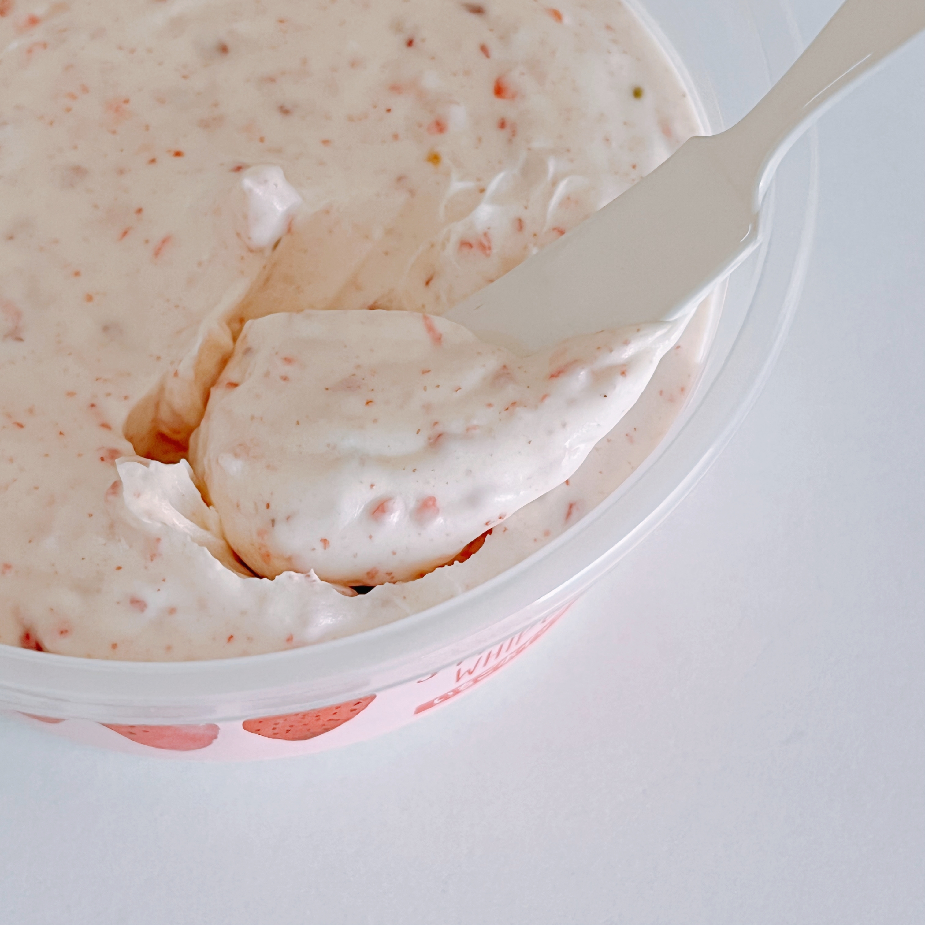 カルディのオススメフード「いちごホイップクリーム」