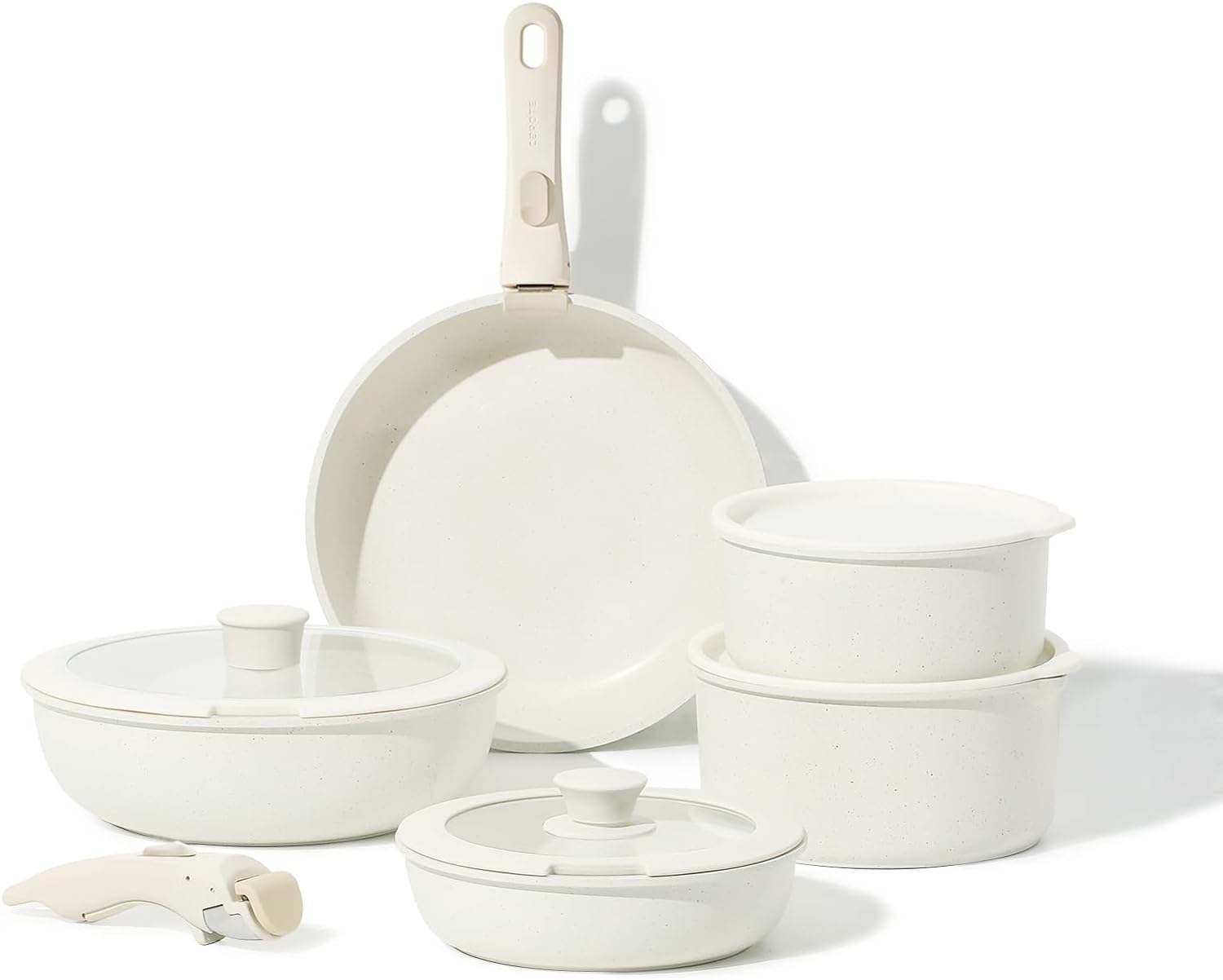 Kitchenware set including pots, pans, and lids designed for space-saving with detachable handles