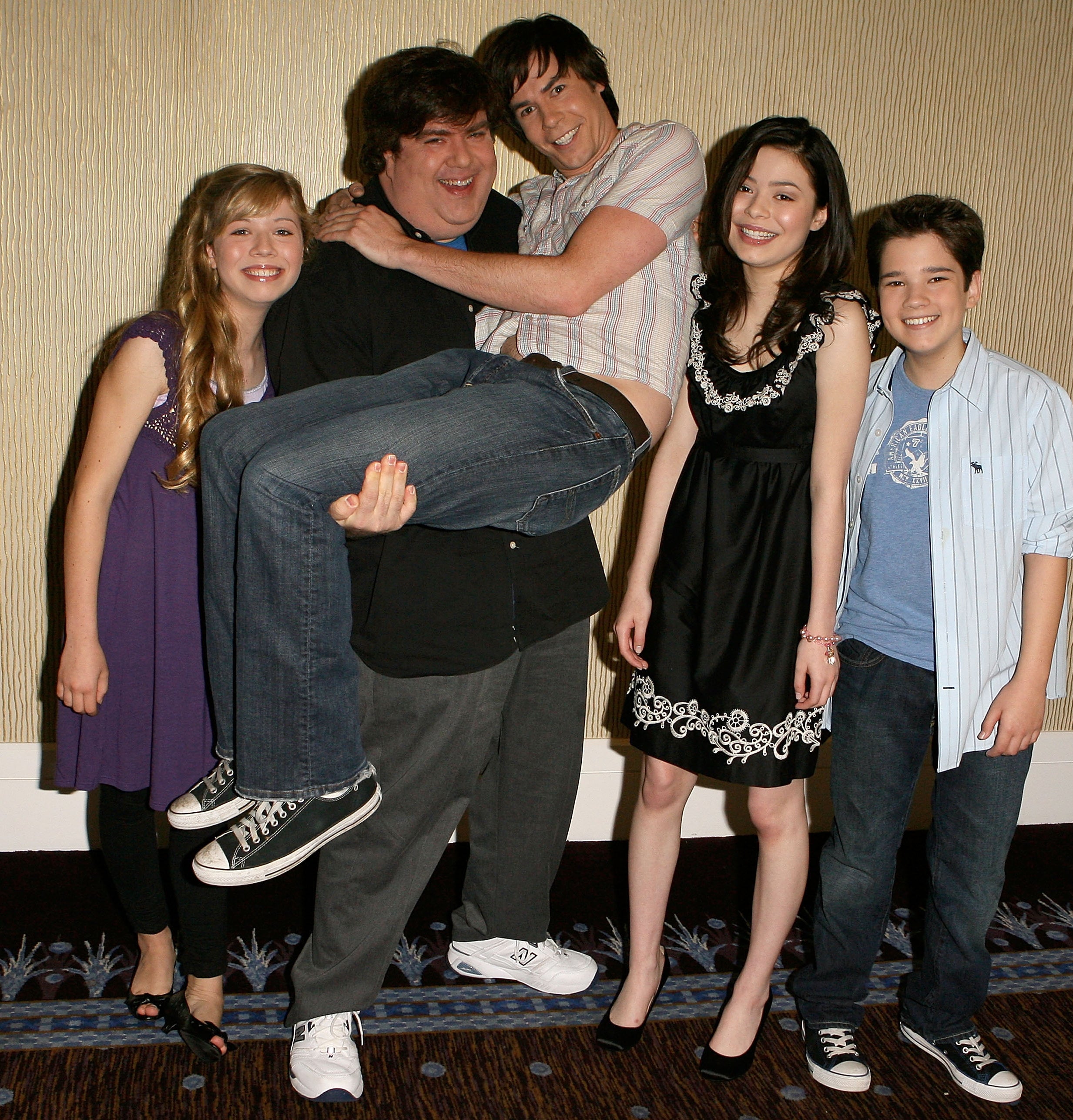 Dan Schneider with the cast of "iCarly"