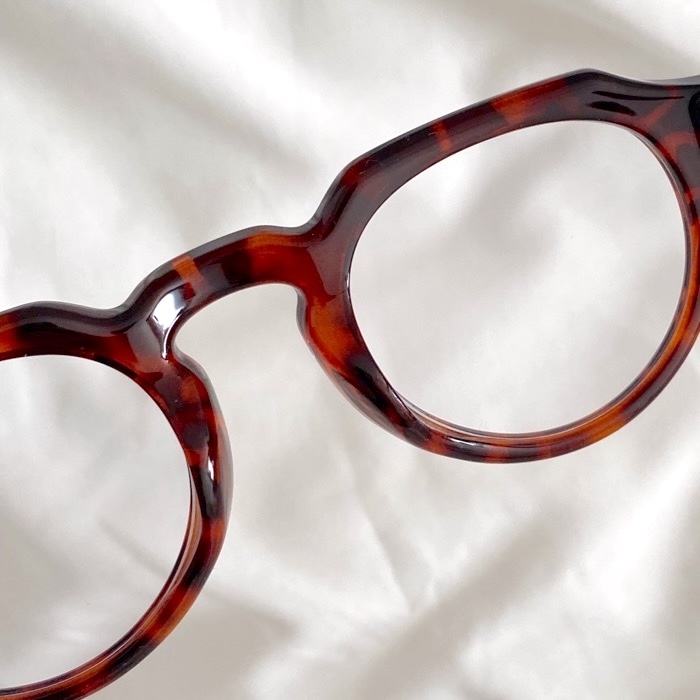 ユニクロのおすすめアイテム「クラウンパントサングラス」