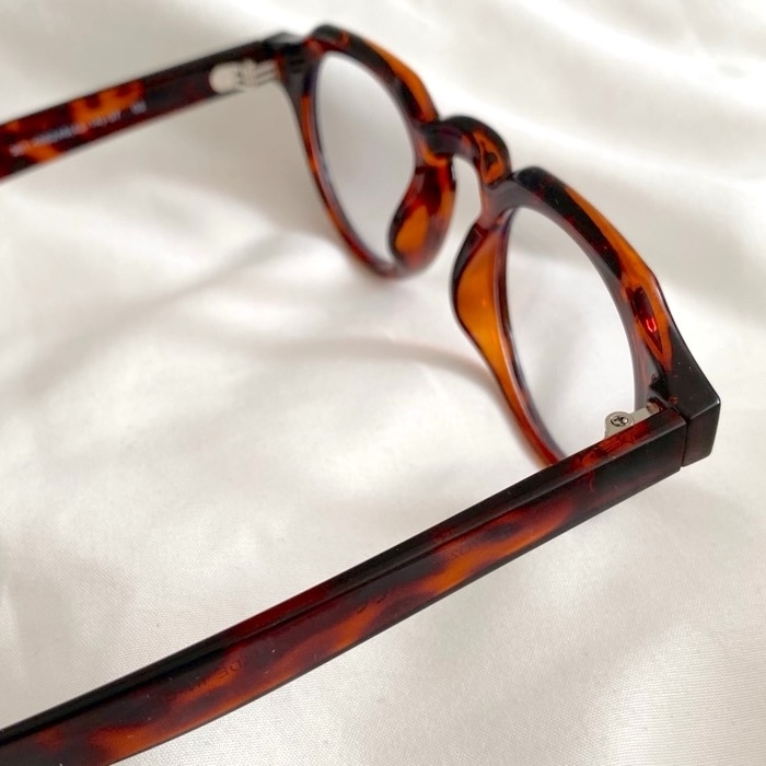 ユニクロのおすすめアイテム「クラウンパントサングラス」