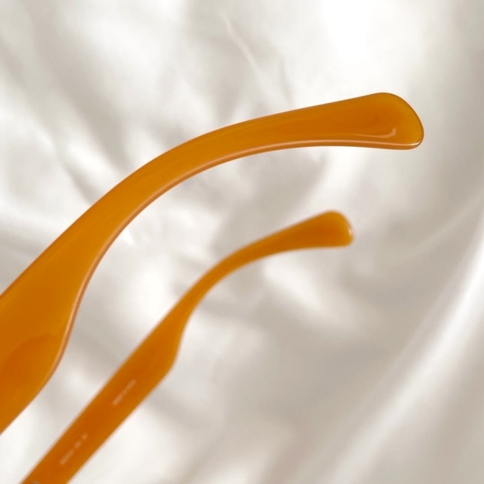 ユニクロのおすすめアイテム「オーバルキャットサングラス」