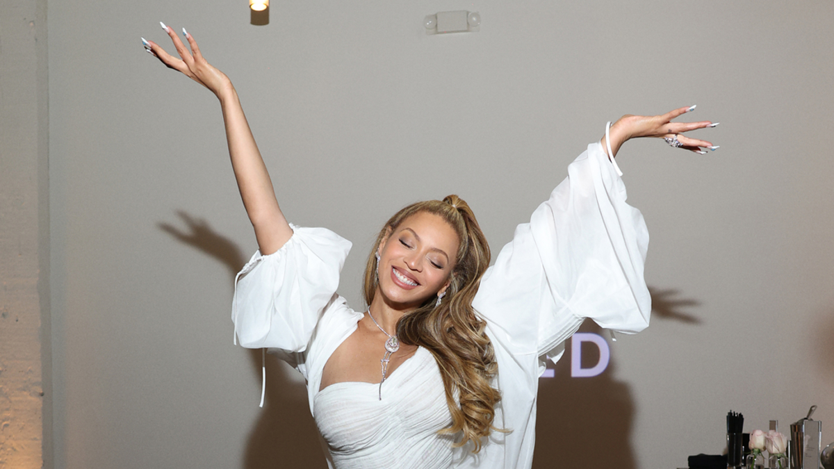 Oklahoma radio station agrees to play Beyoncé's 'Texas Hold 'Em