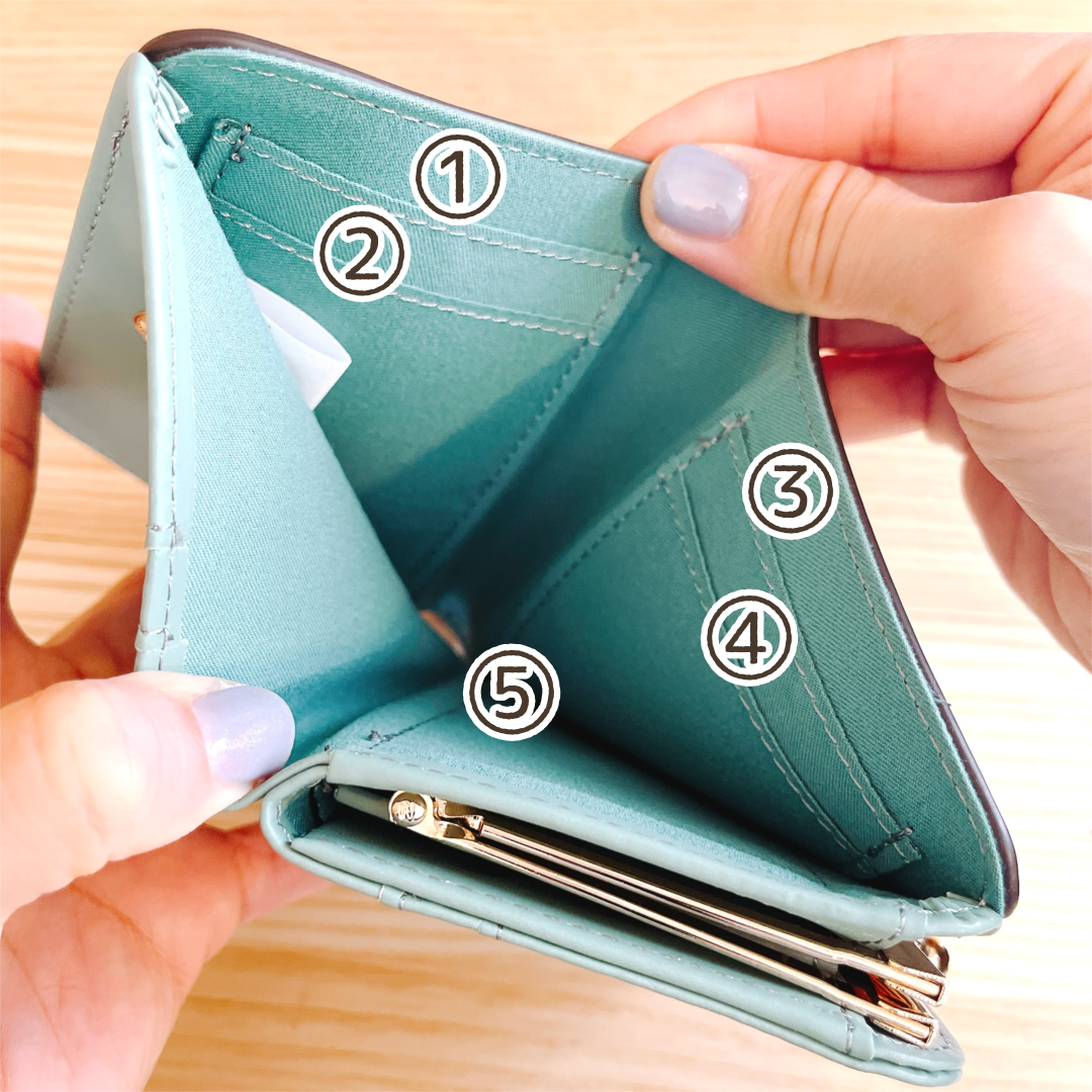 しまむらのおすすめ小物「防汚 二つ折りガマ財布」