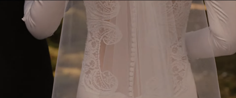 Kristen Stewart Gushes Over Twilight Wedding Dress Kristen Stewart Gushes Over Twilight Wedding Dress