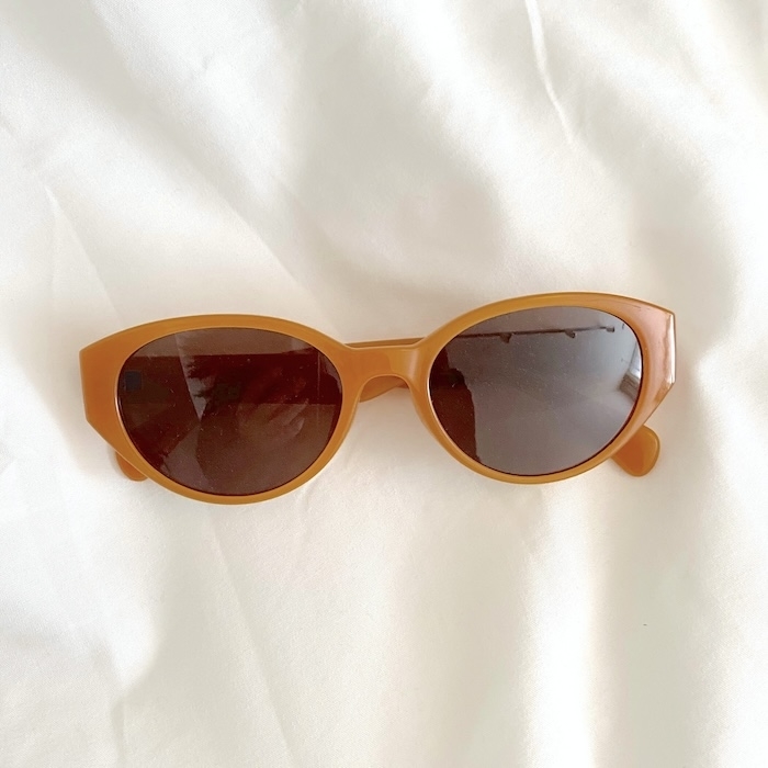 ユニクロのおすすめアイテム「オーバルキャットサングラス」