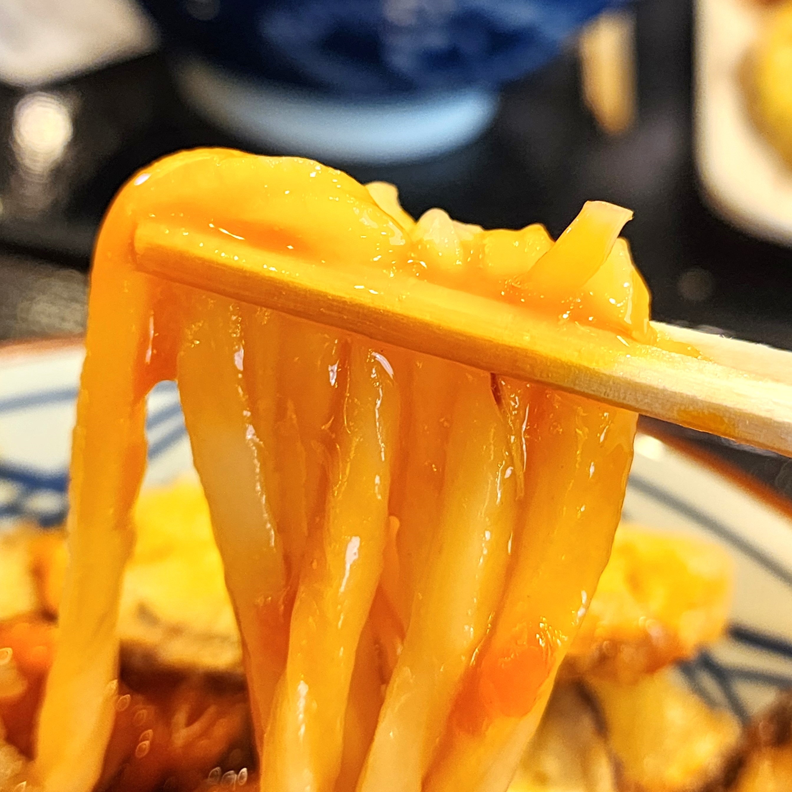 丸亀製麺のおすすめフード「焼きたて牛すきごぼ天ぶっかけうどん」