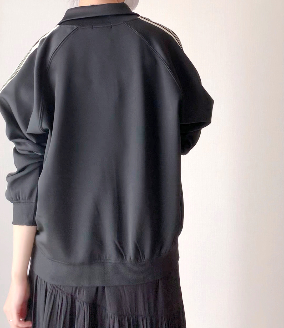 しまむらのオススメファッション「TPUダンボールトラックジャケット」