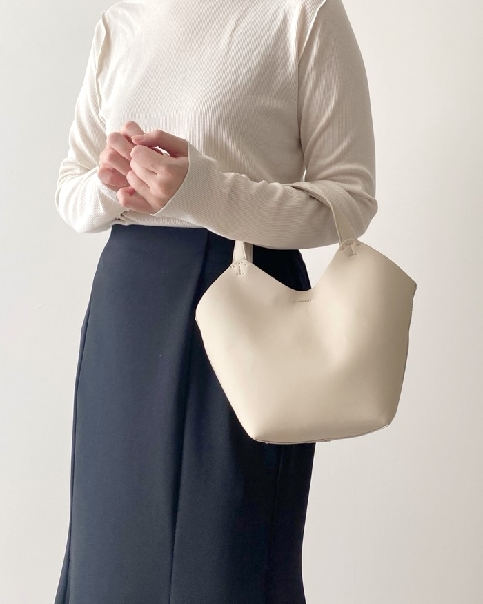 ZARAのおすすめアイテム「ミニトートバッグ」