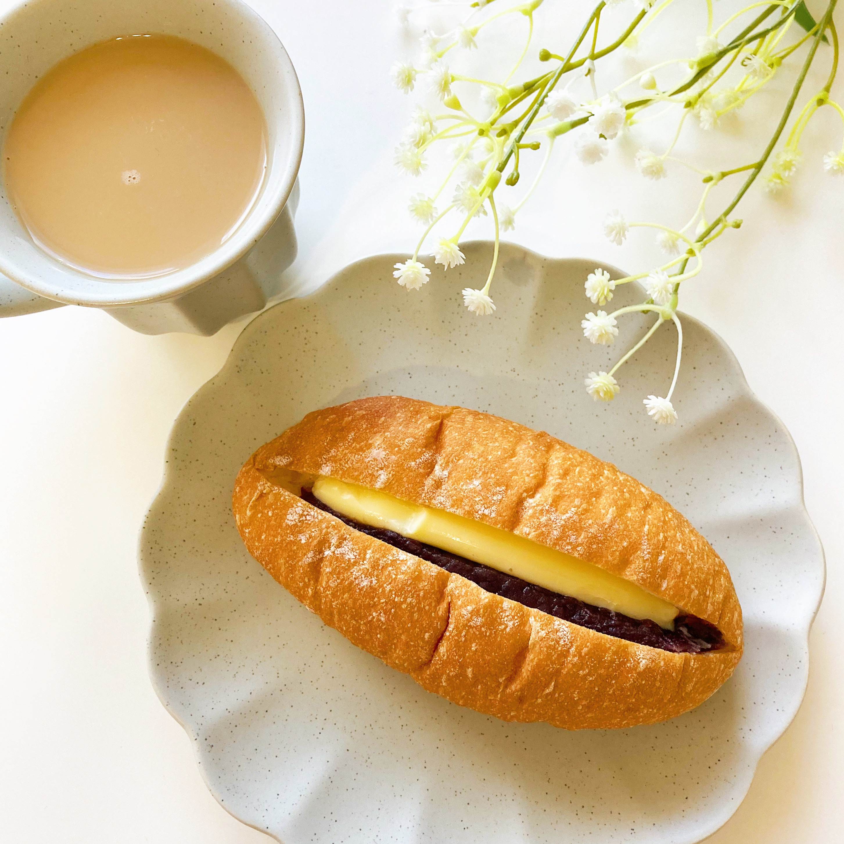 FamilyMart（ファミリーマート）の新商品「生フランスパン（あん＆マーガリン）」