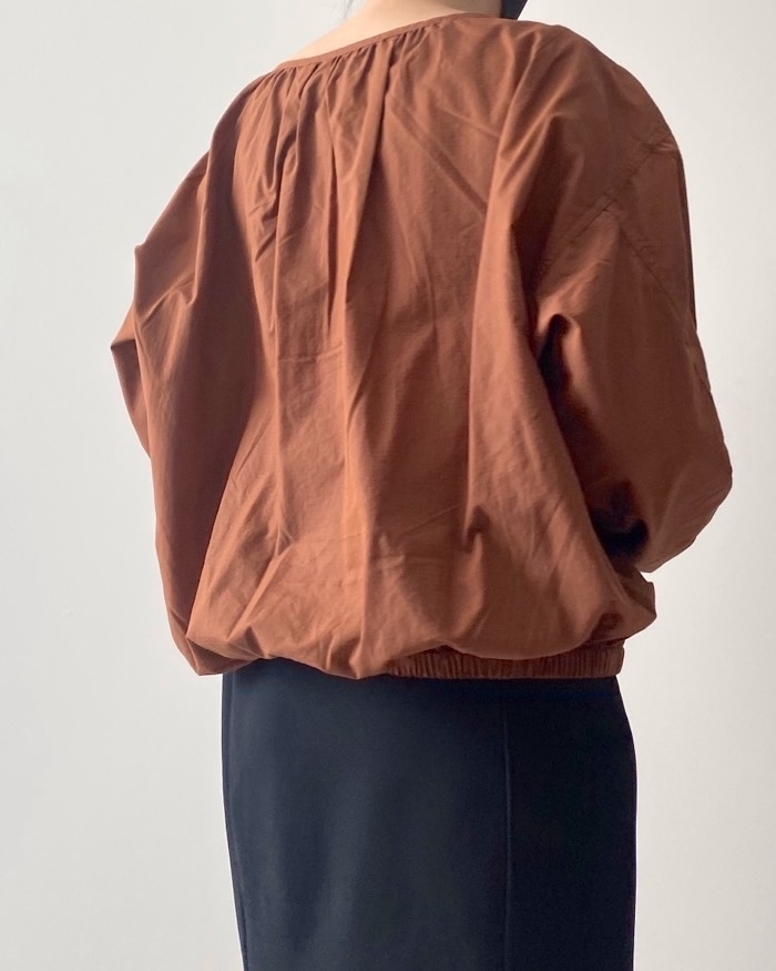 ユニクロのおすすめアイテム「パラシュートブラウス（長袖）」