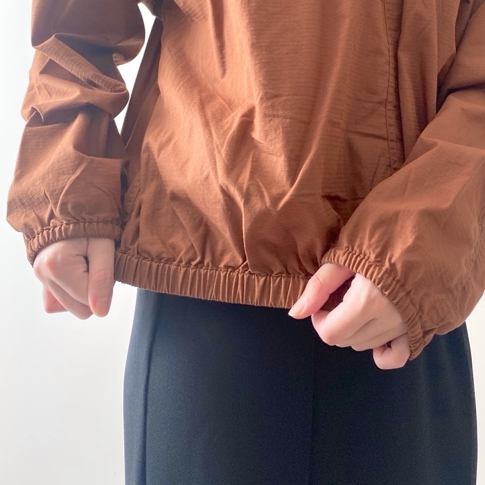 ユニクロのおすすめアイテム「パラシュートブラウス（長袖）」